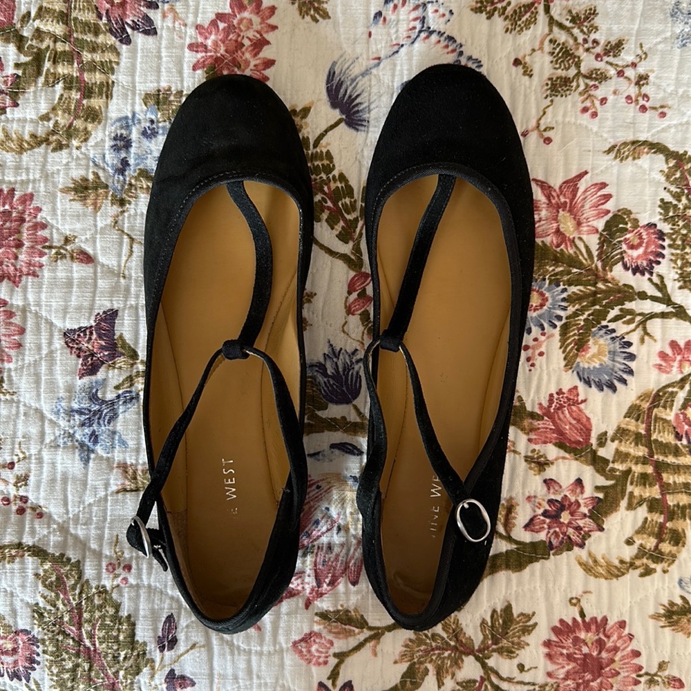 Nine West Black Suede T-Strap Mary Janes Size 7.5